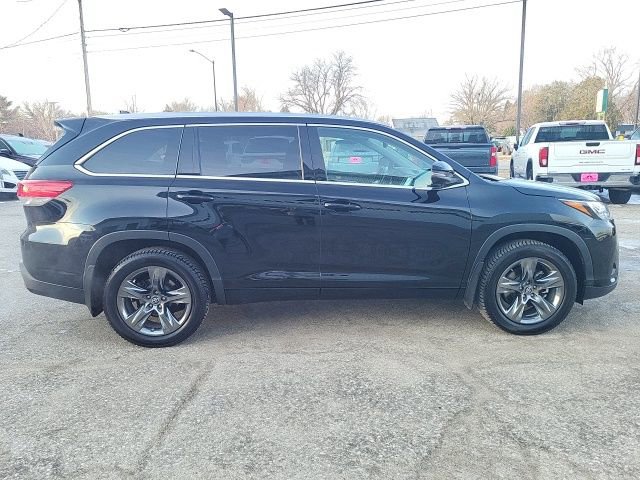 Used 2017 Toyota Highlander Limited Platinum image 19