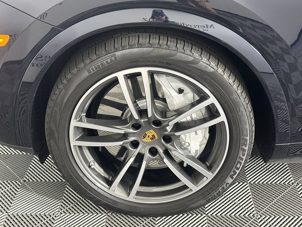 Used 2020 Porsche Cayenne Turbo AWD/4WD image 11