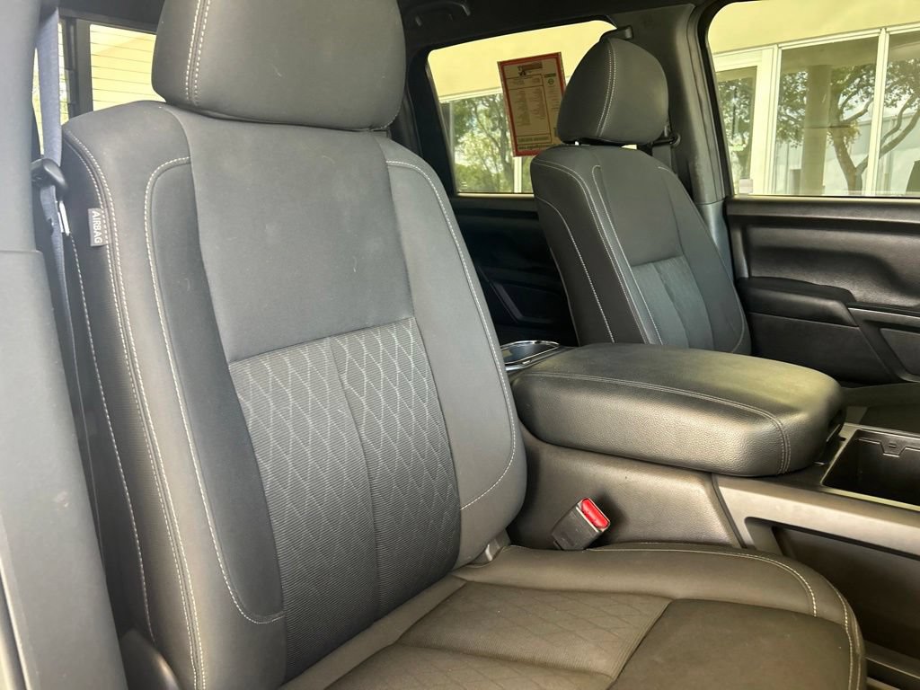 Used 2018 Nissan Titan SV w/ SV Convenience Package AWD/4WD image 27