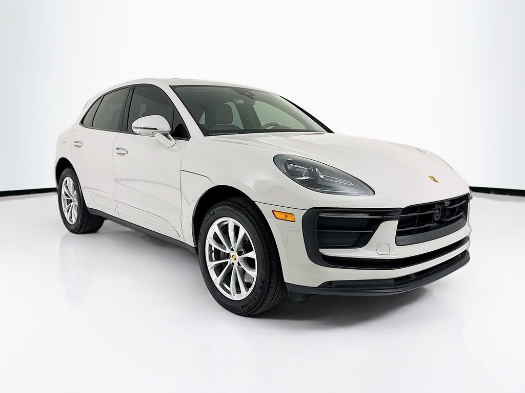 Used 2025 Porsche Macan AWD/4WD image 7