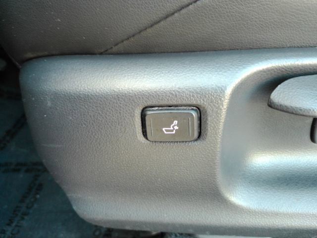 Used 2019 Toyota C-HR Limited image 15