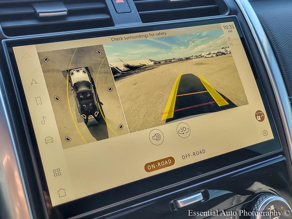 Used 2024 Land Rover Discovery Dynamic SE image 17