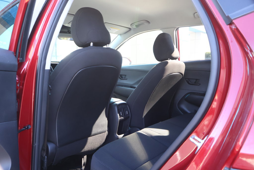 Used 2025 Hyundai Kona SEL AWD/4WD image 31