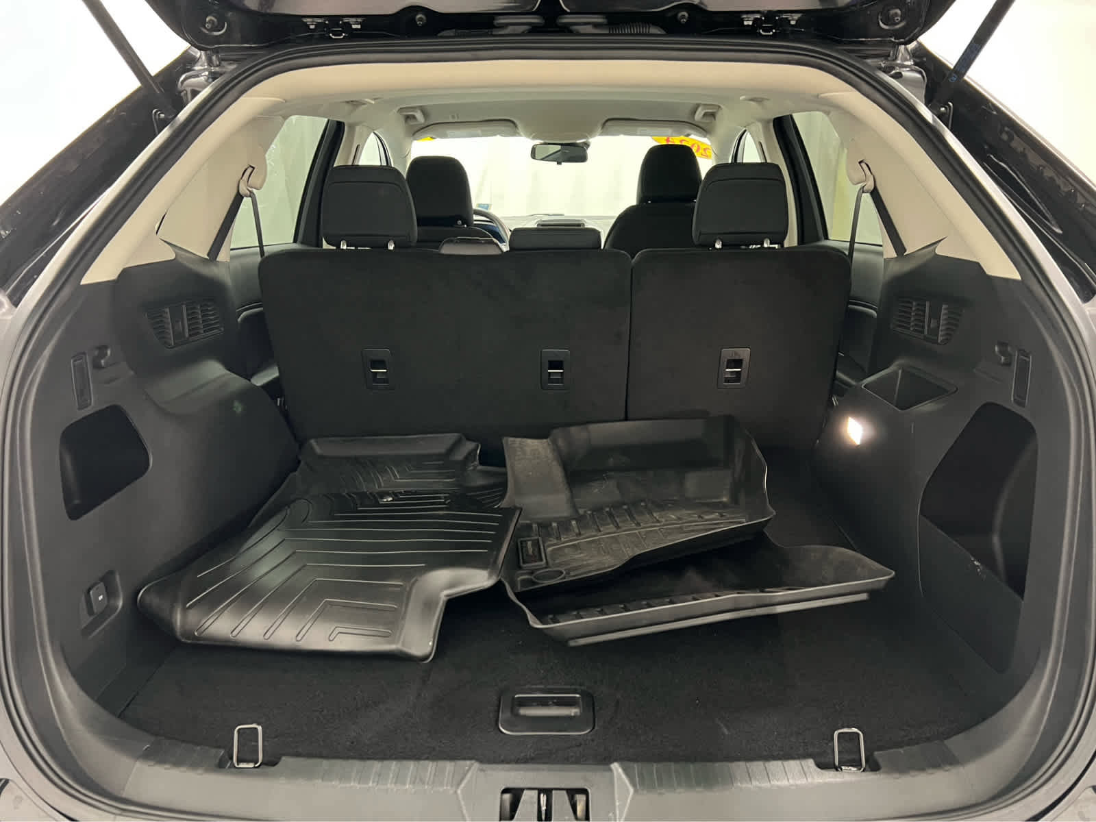 Used 2024 Ford Edge SE w/ Black Appearance Package image 12