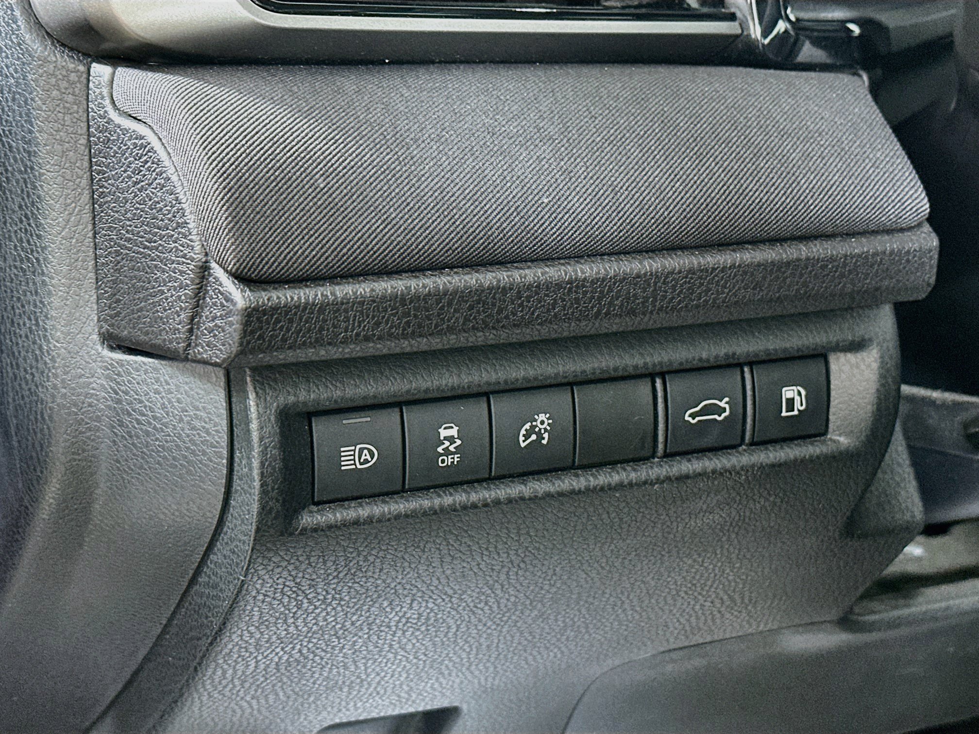 Used 2025 Toyota Camry LE FWD image 10