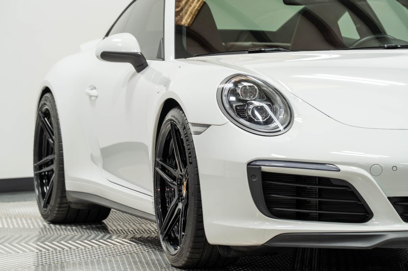 Used 2018 Porsche 911 Carrera 4S AWD/4WD image 5