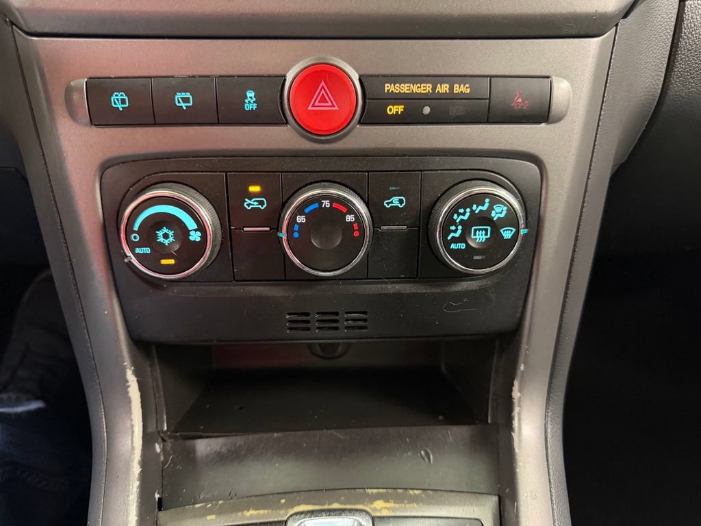 Used 2014 Chevrolet Captiva Sport LT FWD image 26