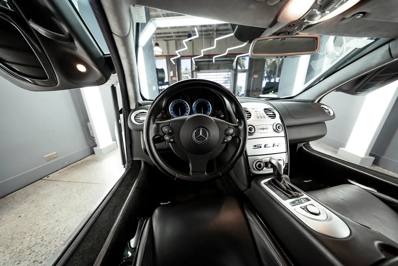 Used 2006 Mercedes-Benz SLR image 24