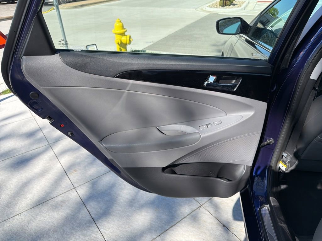 Used 2013 Hyundai Sonata Limited FWD image 17