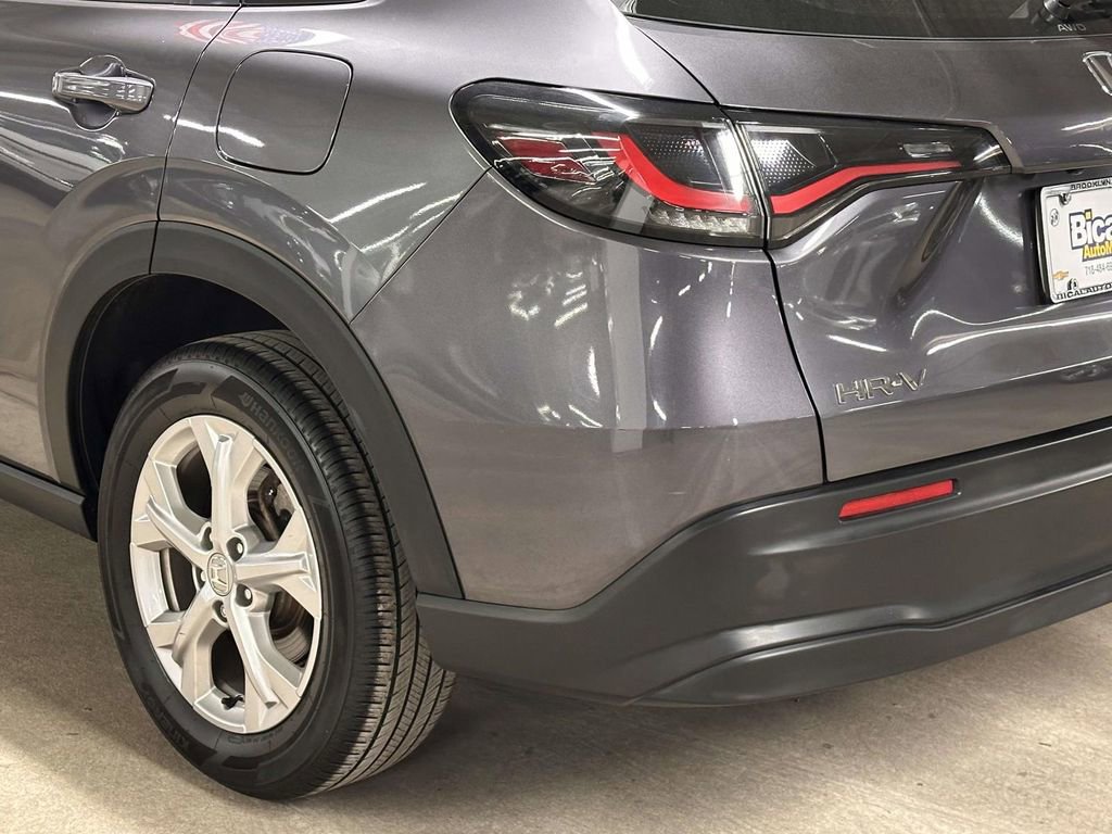 Used 2023 Honda HR-V LX image 9