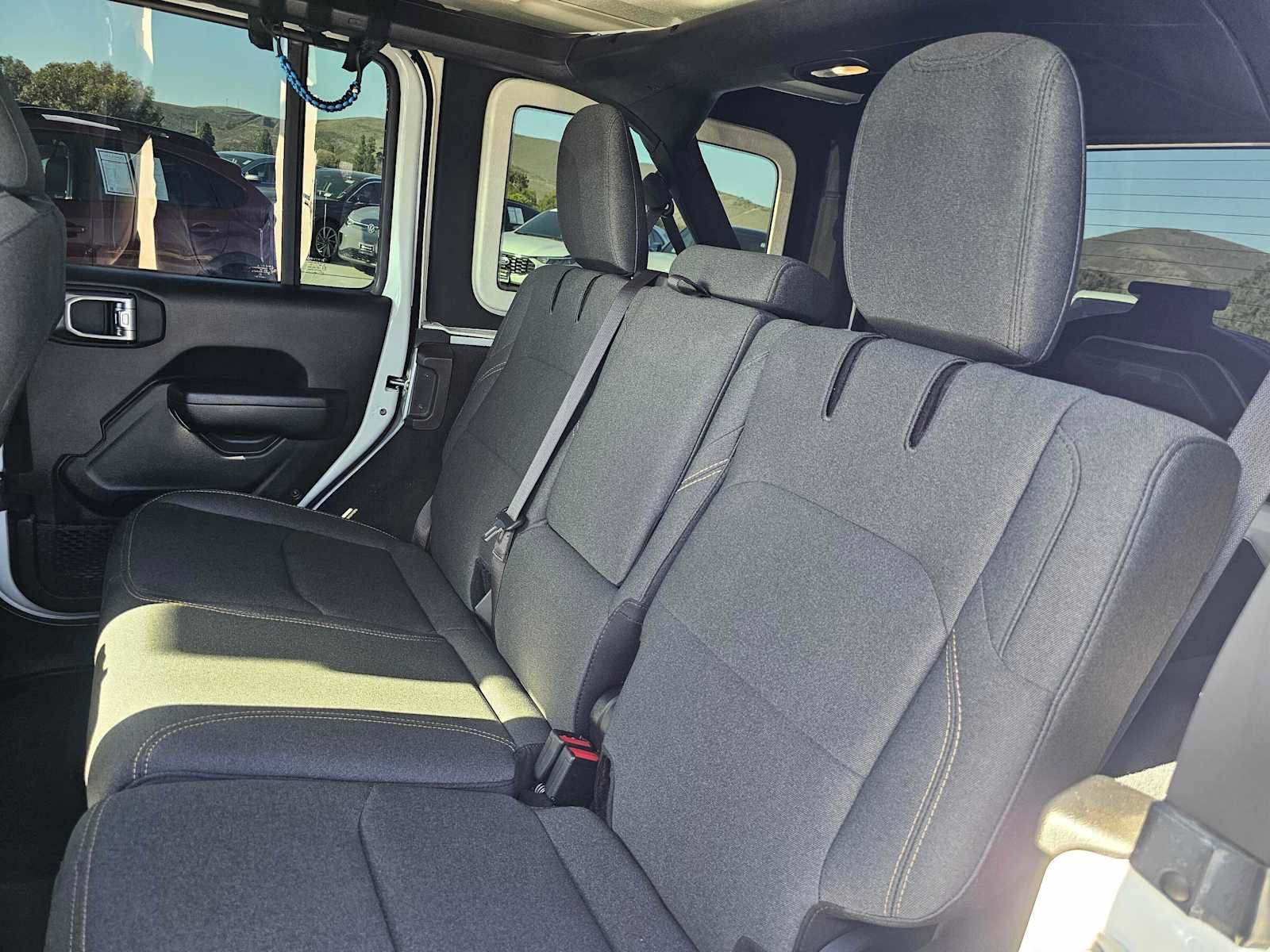 Used 2024 Jeep Wrangler Unlimited w/ Convenience Group AWD/4WD image 17