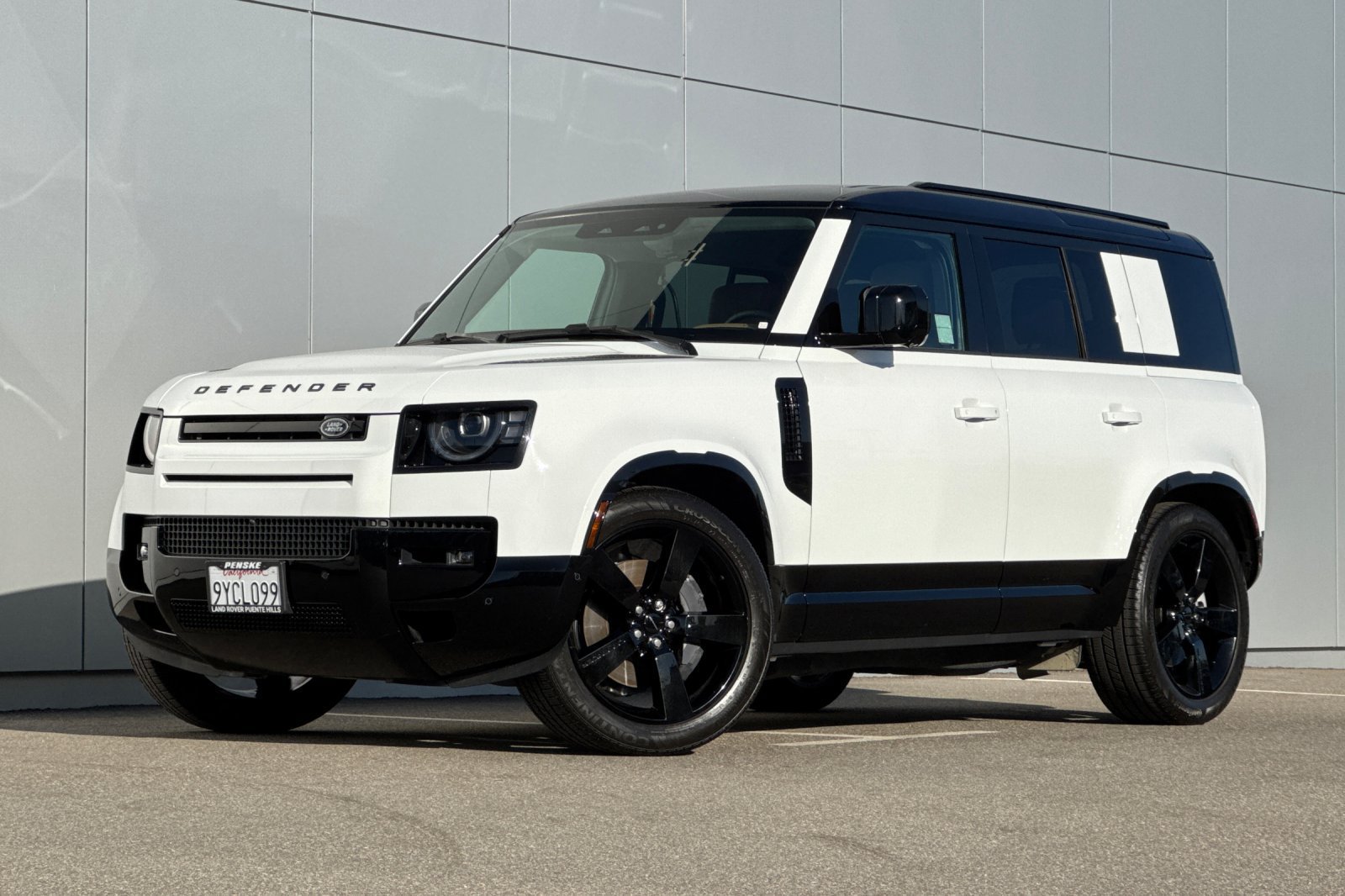 Certified 2026 Land Rover Defender 110 X-Dynamic SE AWD/4WD image 1