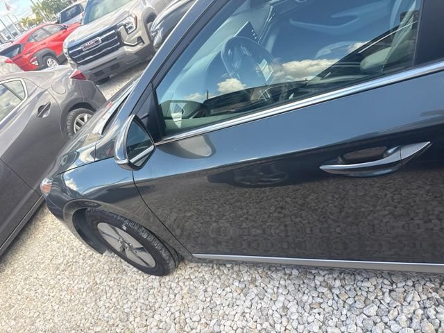Used 2022 Hyundai Ioniq SE FWD image 9