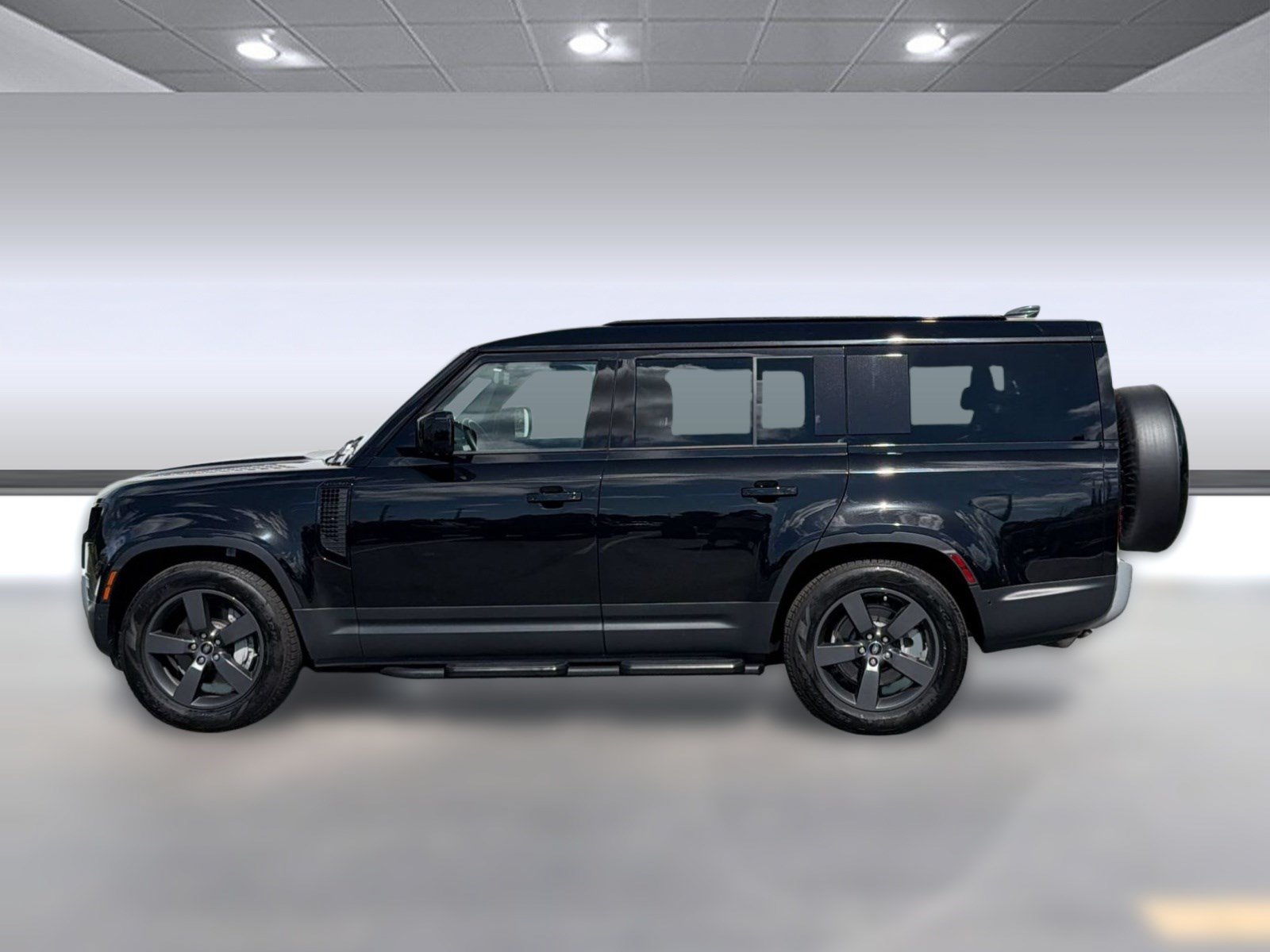 Used 2025 Land Rover Defender 130 S AWD/4WD image 2