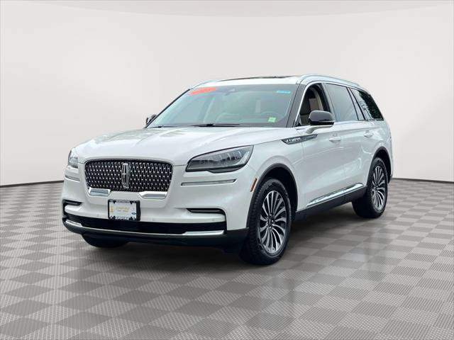 Used 2023 Lincoln Aviator AWD w/ Premium Package image 3