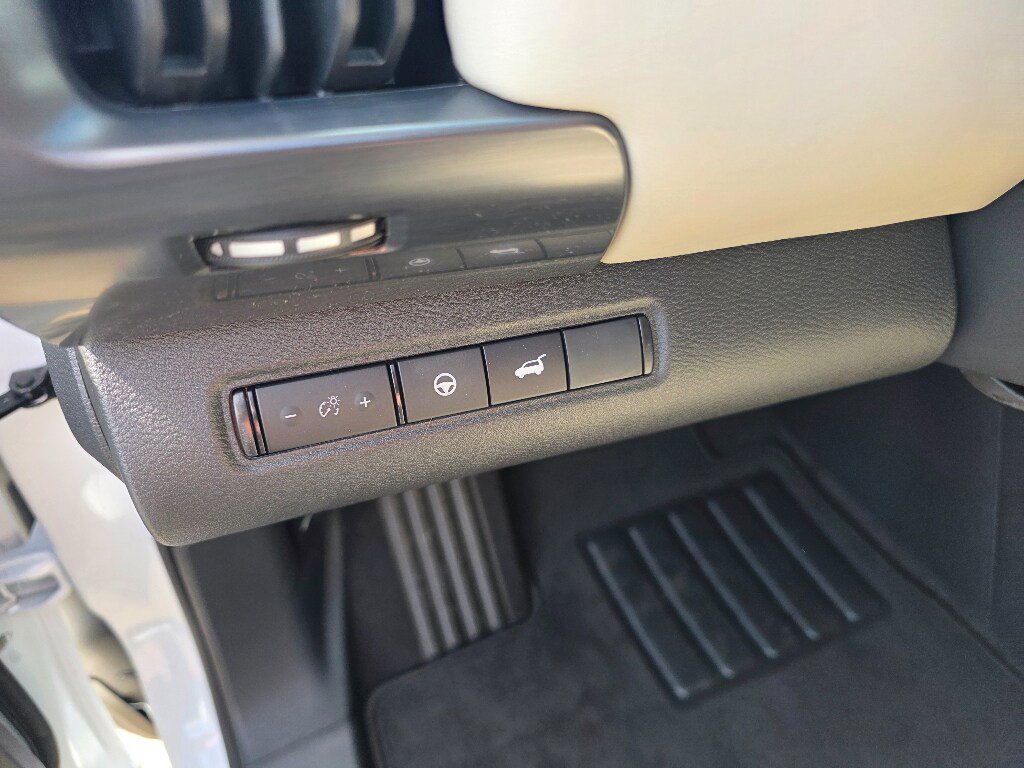 New 2026 Nissan Pathfinder SL image 20