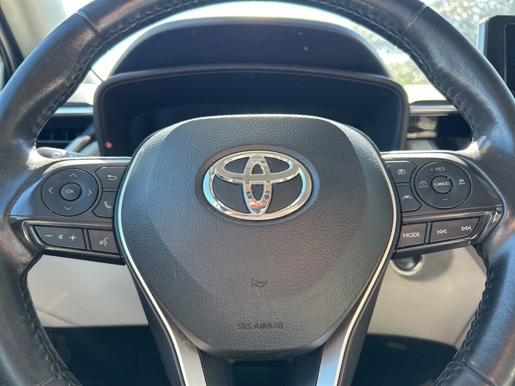Used 2023 Toyota Corolla Cross LE FWD image 16