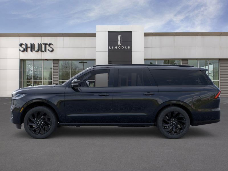 New 2025 Lincoln Navigator L Reserve image 3