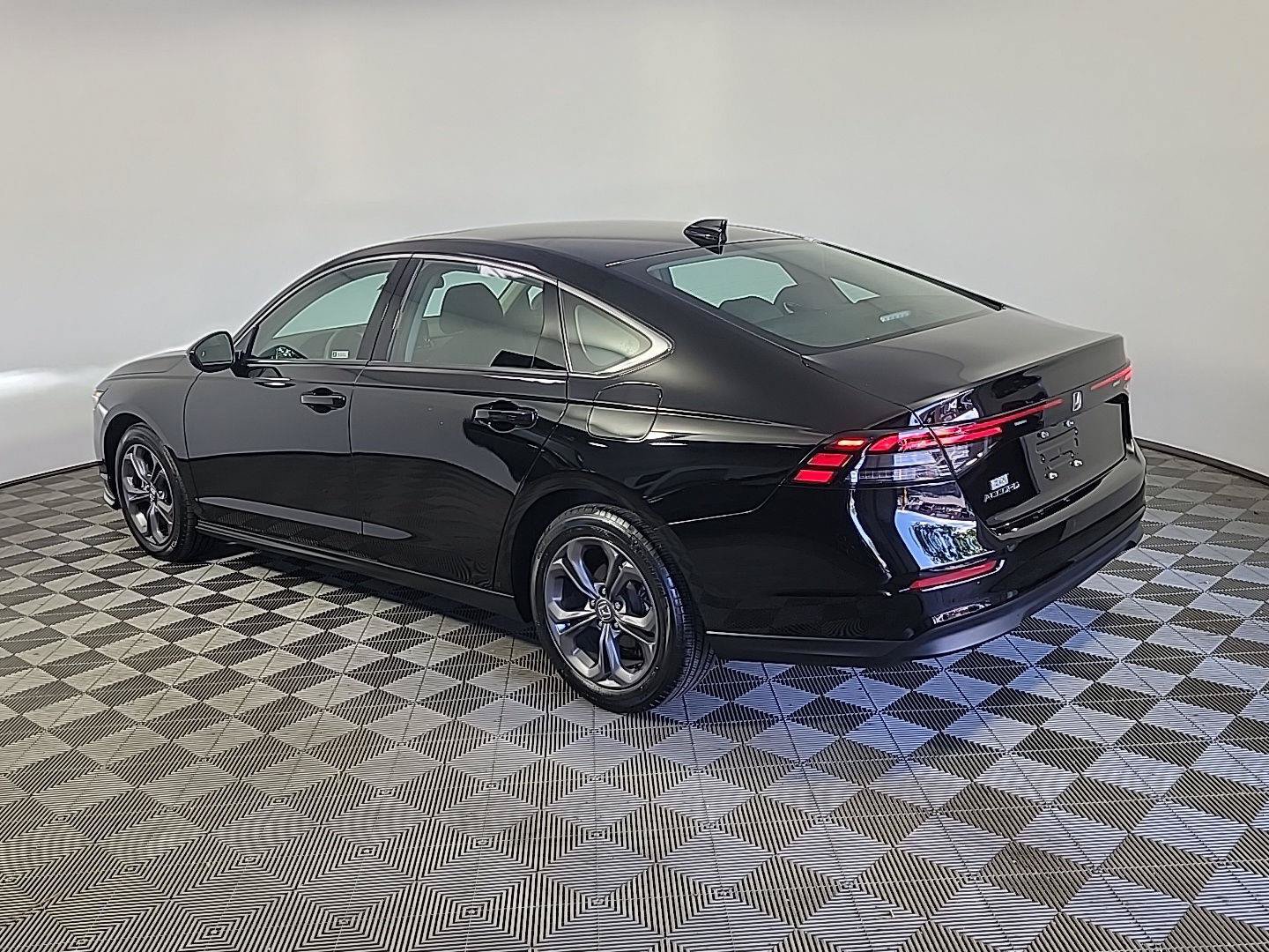 Certified 2024 Honda Accord EX image 9