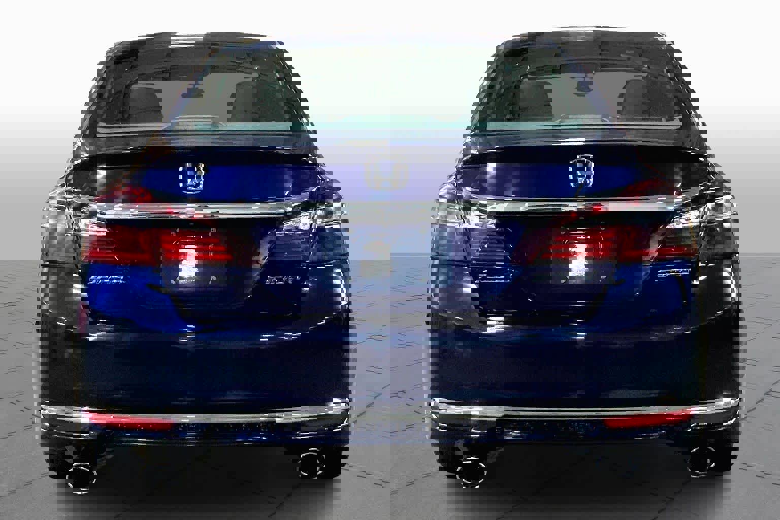 Used 2017 Honda Accord Sport image 5