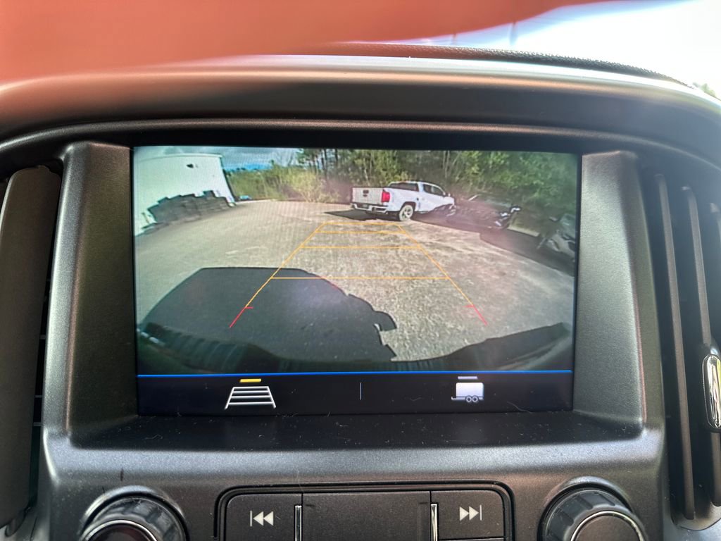 Used 2022 Chevrolet Colorado LT w/ Safety Package AWD/4WD image 17