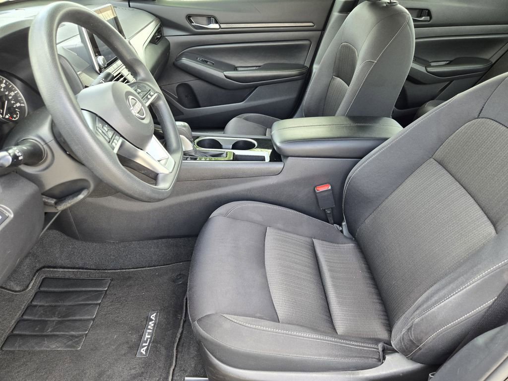 Used 2024 Nissan Altima 2.5 SV FWD image 8