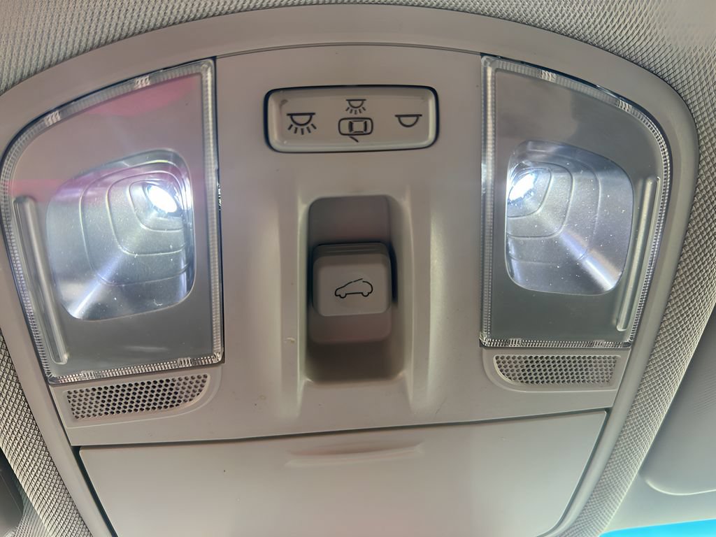 Used 2021 Hyundai Kona Limited w/ Cargo Package FWD image 26