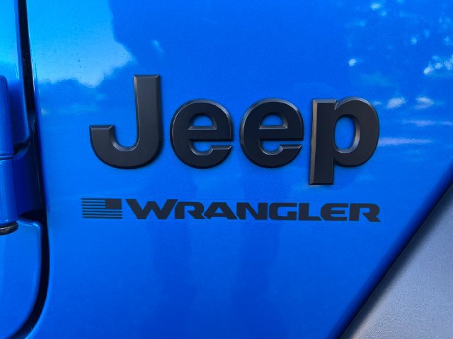 Used 2025 Jeep Wrangler Sport AWD/4WD image 39