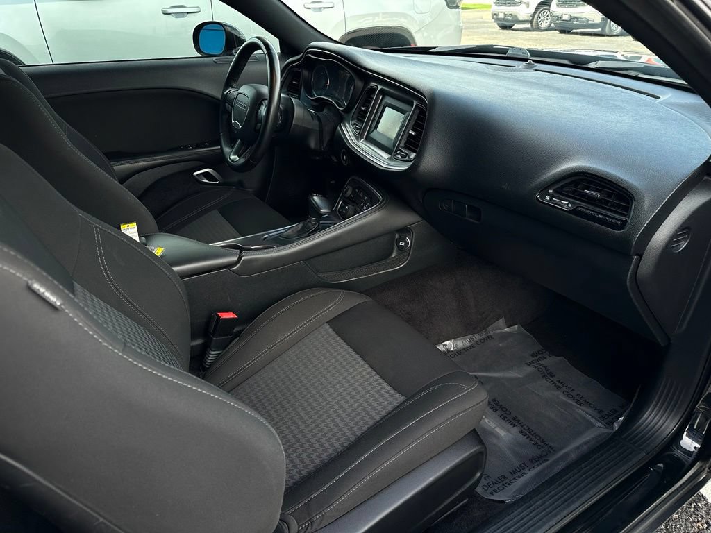 Used 2017 Dodge Challenger R/T RWD image 16