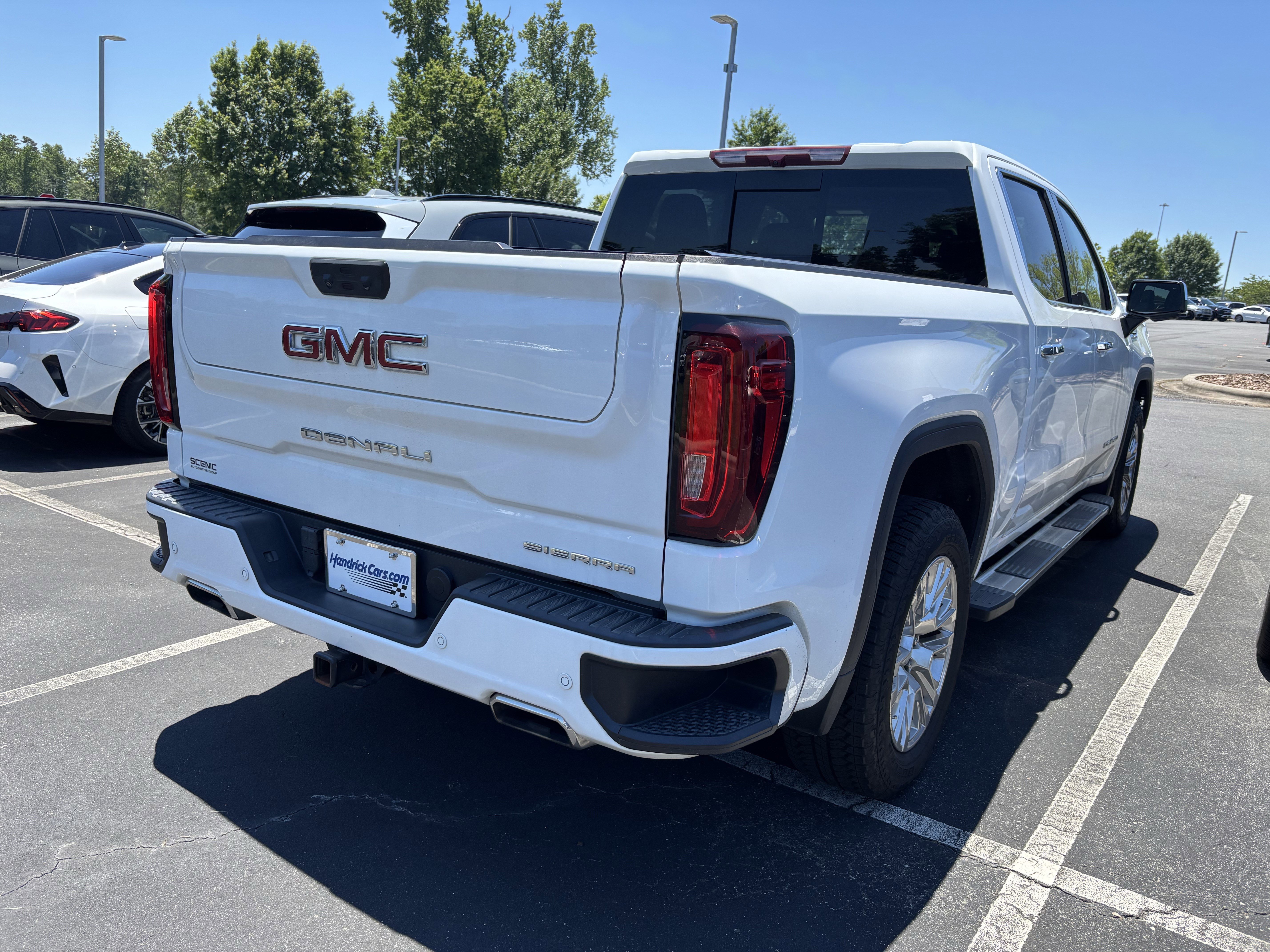 Used 2022 GMC Sierra 1500 Denali AWD/4WD image 11