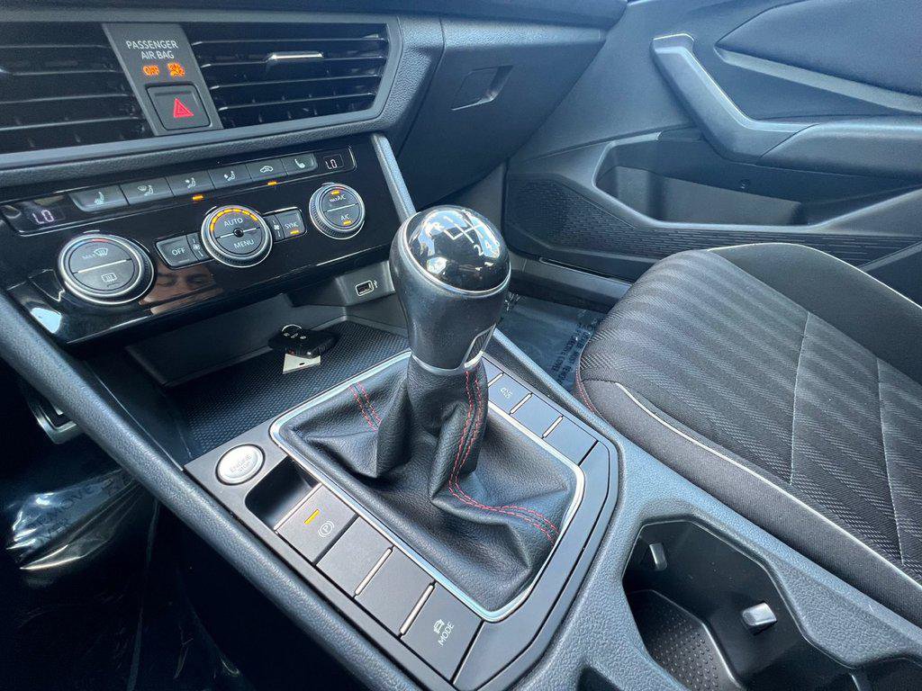 Used 2019 Volkswagen Jetta GLI FWD image 17