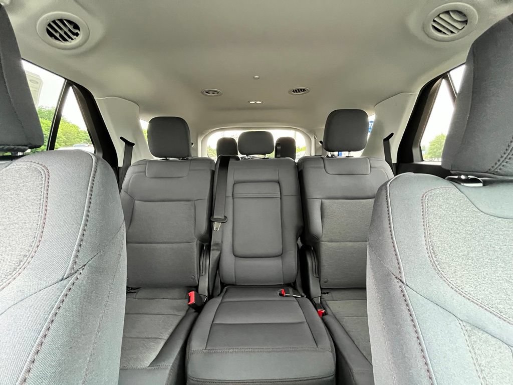 New 2026 Ford Explorer Active RWD image 10