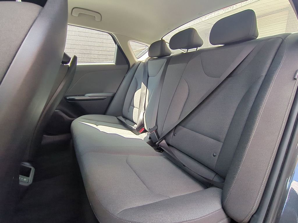 Used 2025 Kia K4 LXS image 27