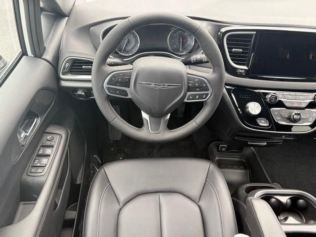 New 2026 Chrysler Voyager LX image 34