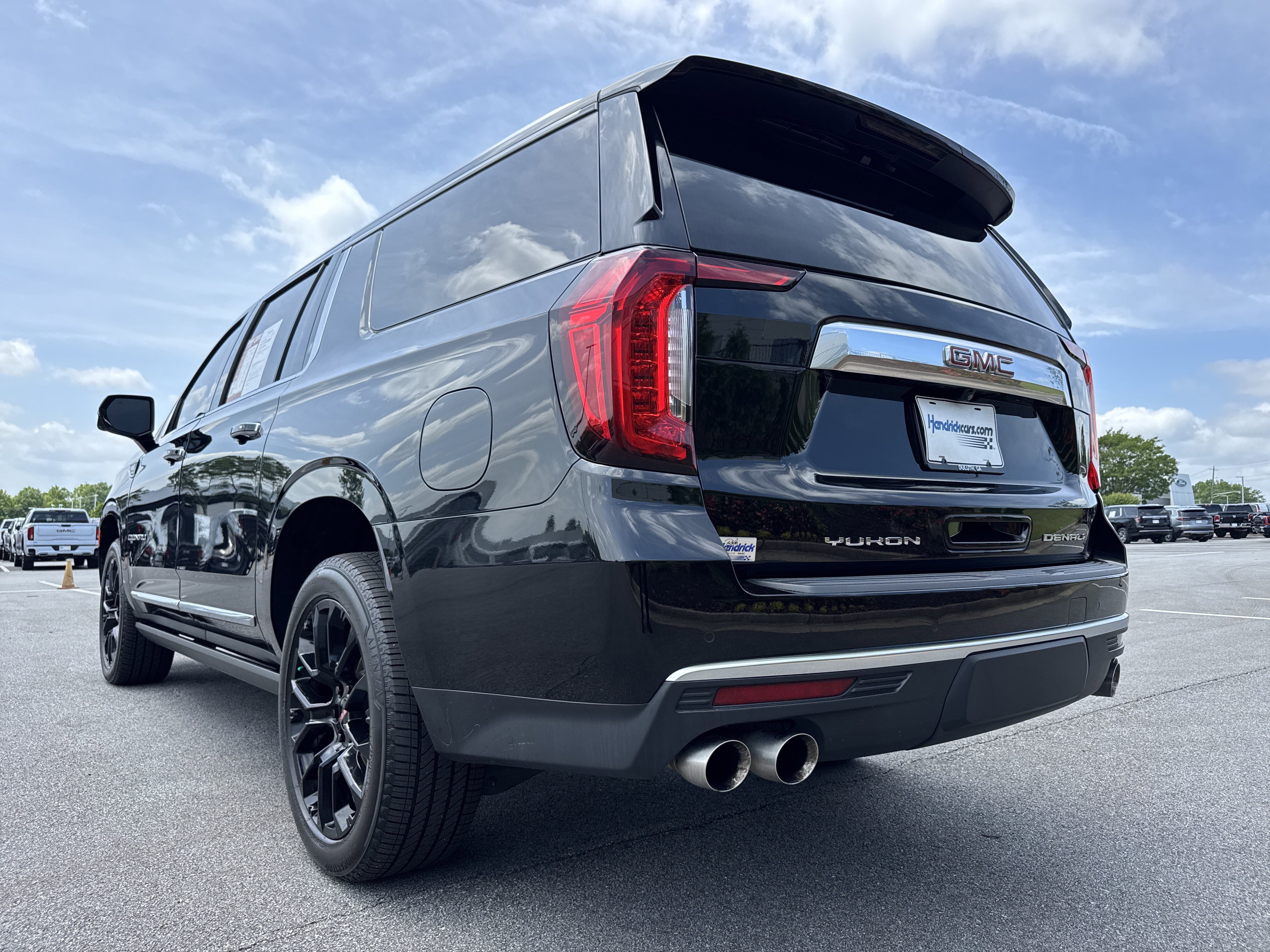 Used 2023 GMC Yukon XL Denali w/ Max Trailering Package AWD/4WD image 8