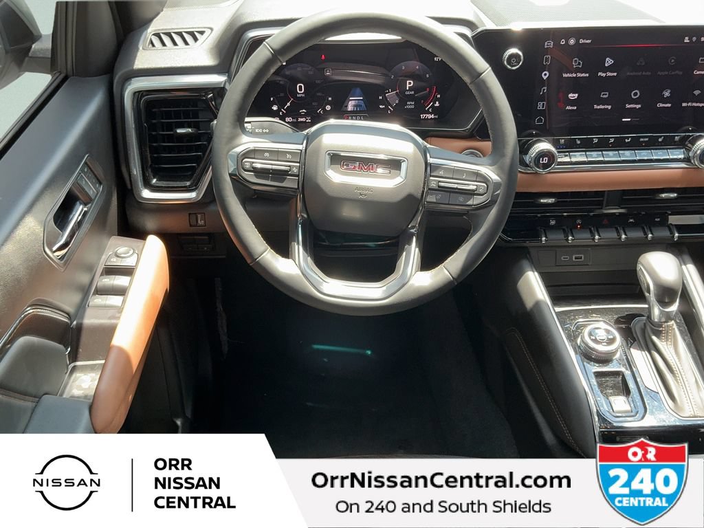 Used 2025 GMC Canyon AT4 w/ Technology Plus Package AWD/4WD image 14
