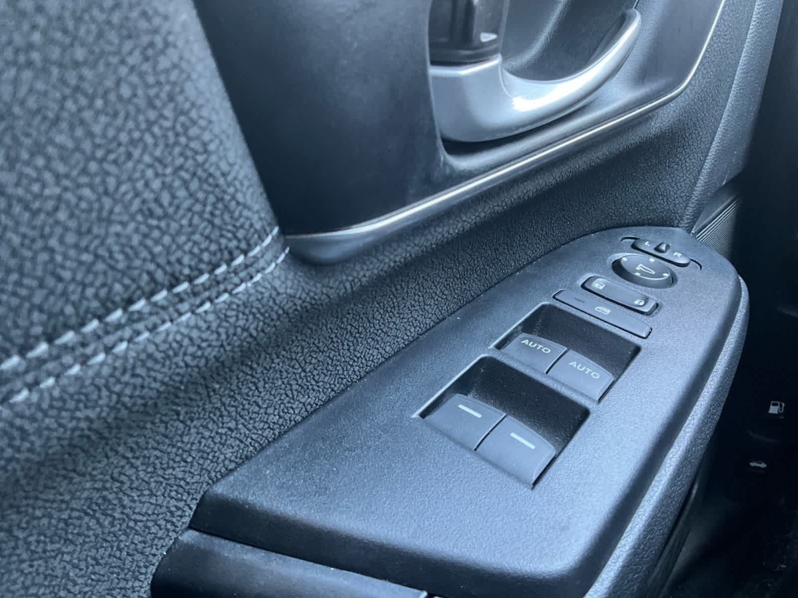 Used 2022 Honda CR-V EX image 16