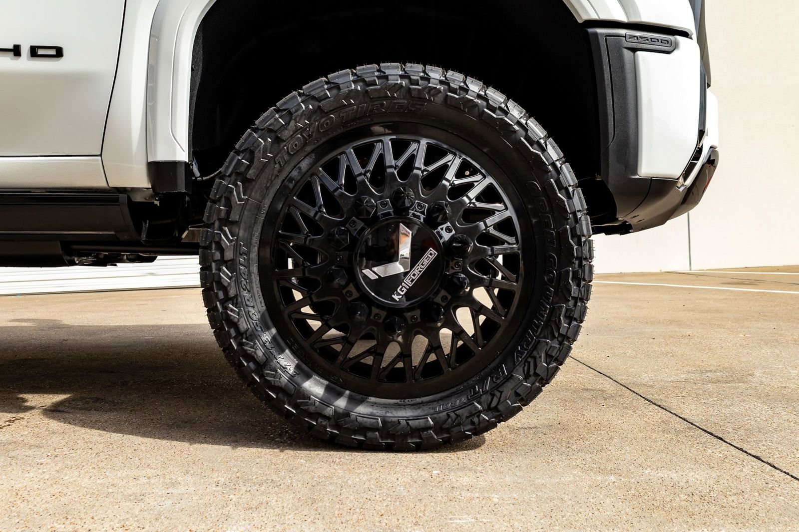 Used 2026 GMC Sierra 3500 Denali Ultimate image 11