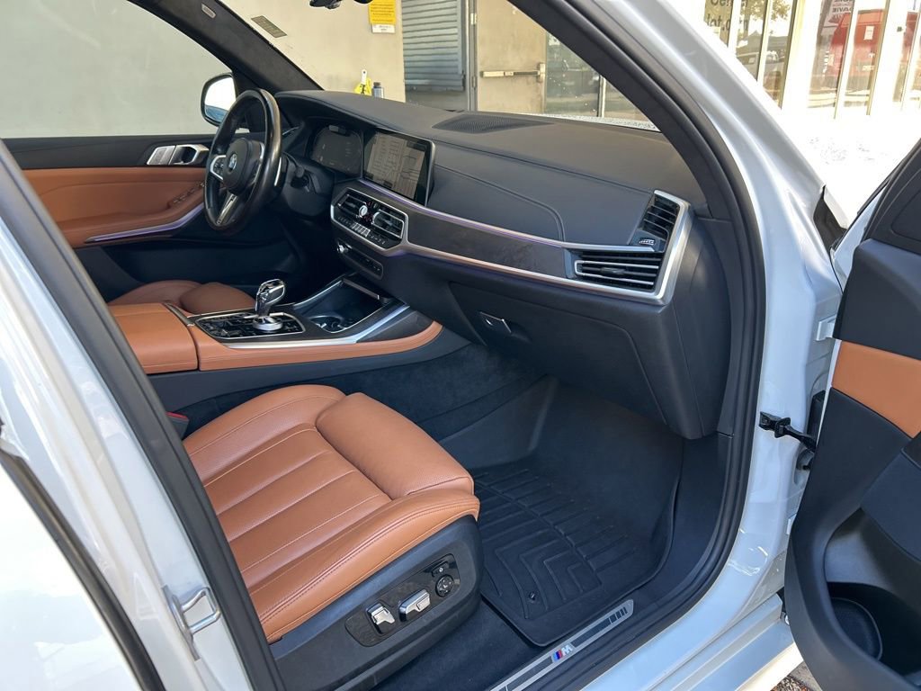 Used 2022 BMW X7 xDrive40i w/ M Sport Package image 23