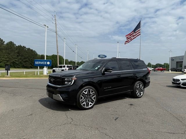 Used 2026 Ford Expedition Platinum w/ Platinum Ultimate Package AWD/4WD image 3