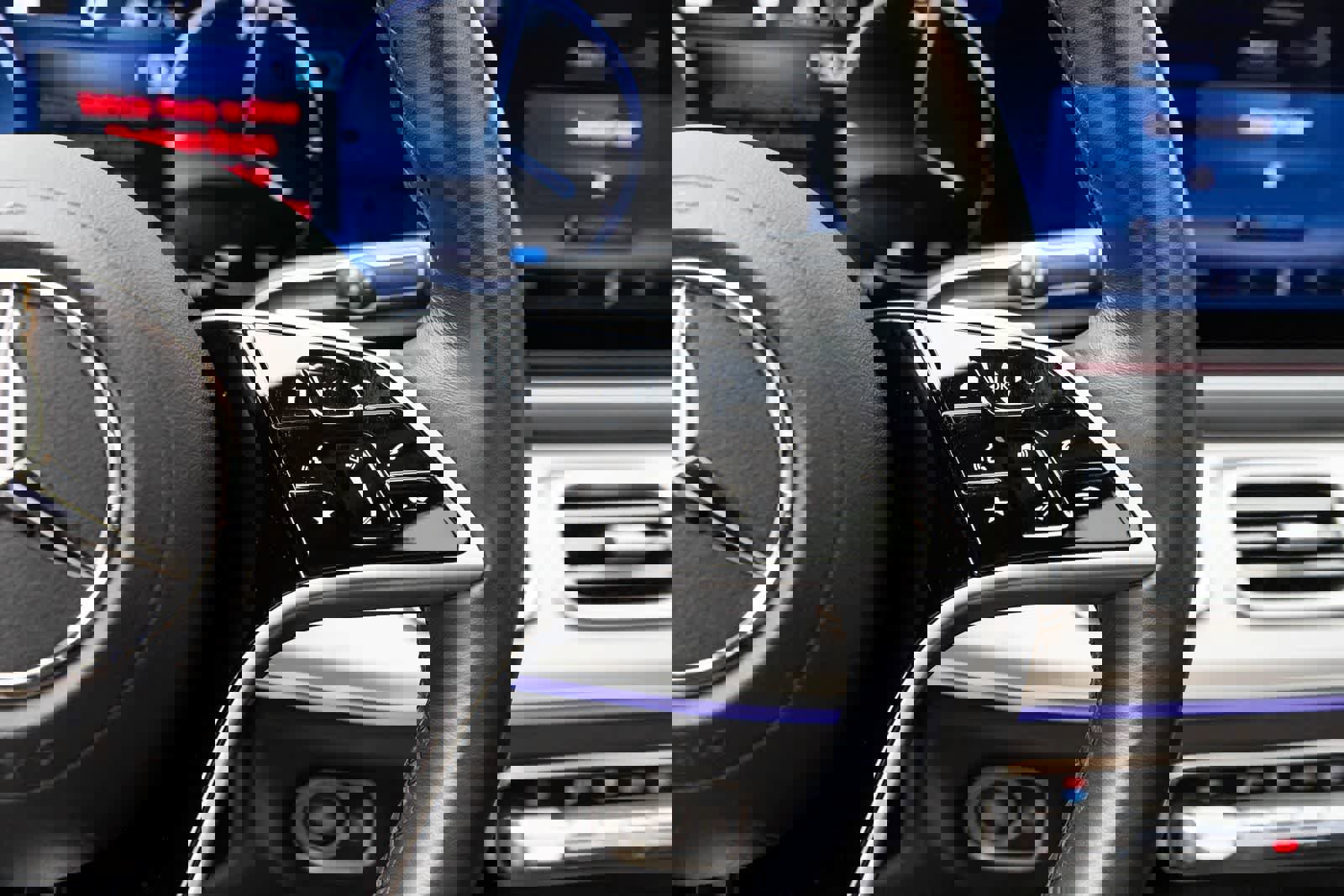 Used 2025 Mercedes-Benz GLS 450 4MATIC image 38