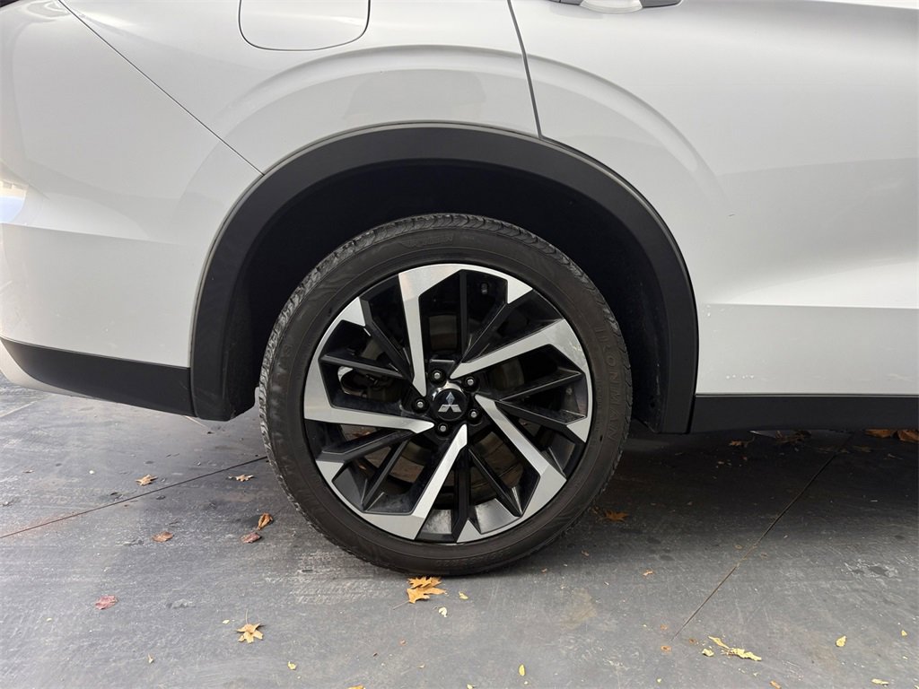 Used 2022 Mitsubishi Outlander SE image 33