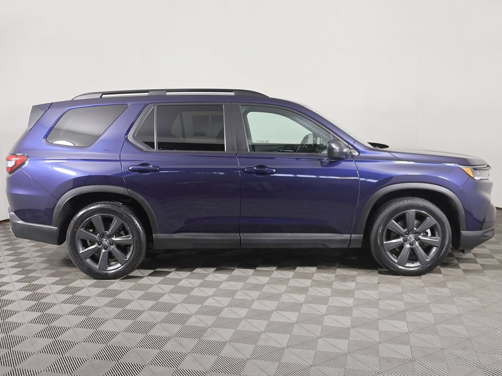 Certified 2024 Honda Pilot Sport image 17