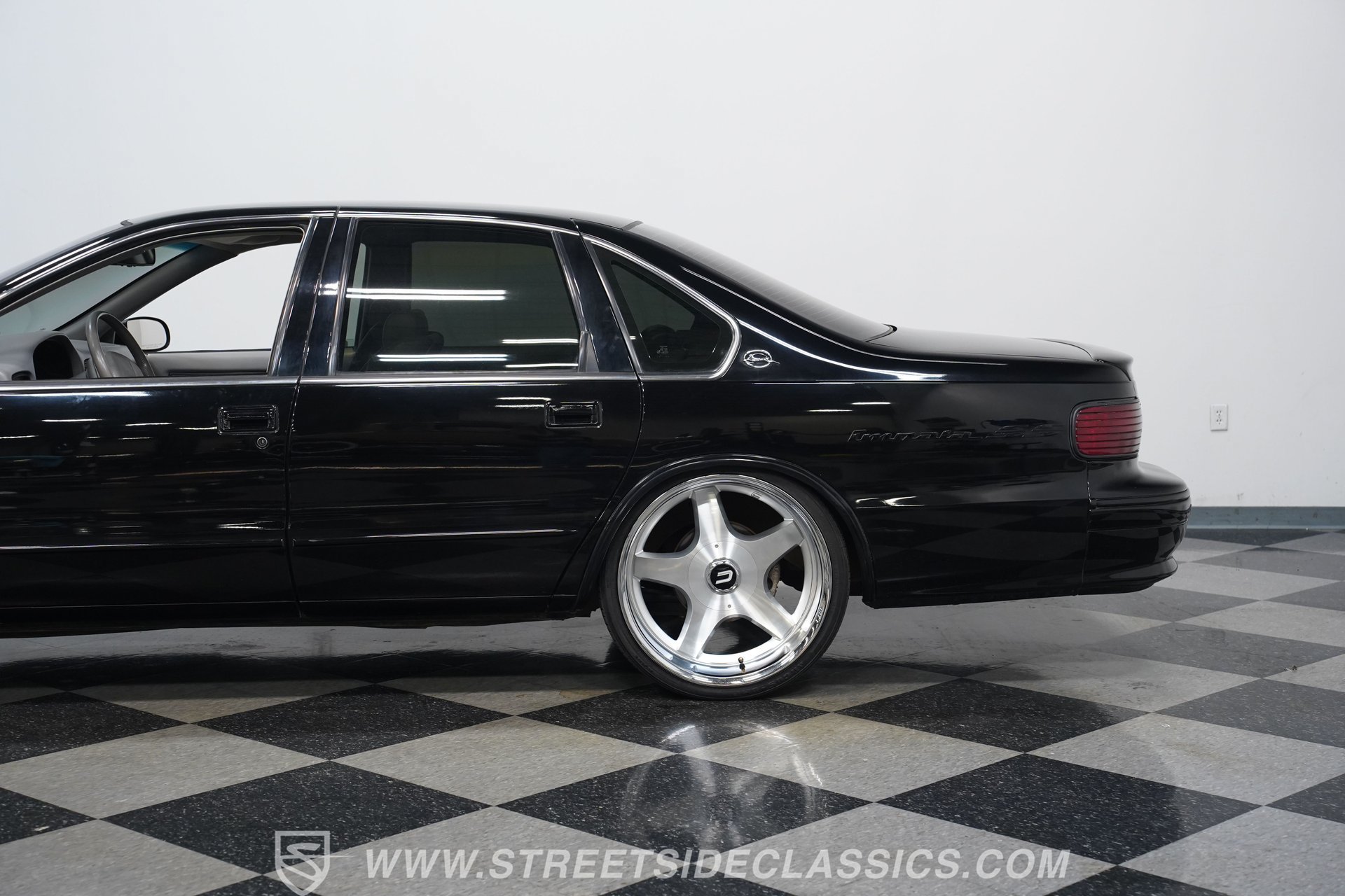 Used 1996 Chevrolet Impala SS RWD image 24