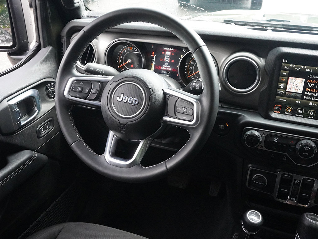 Used 2022 Jeep Wrangler Unlimited Sahara AWD/4WD image 22