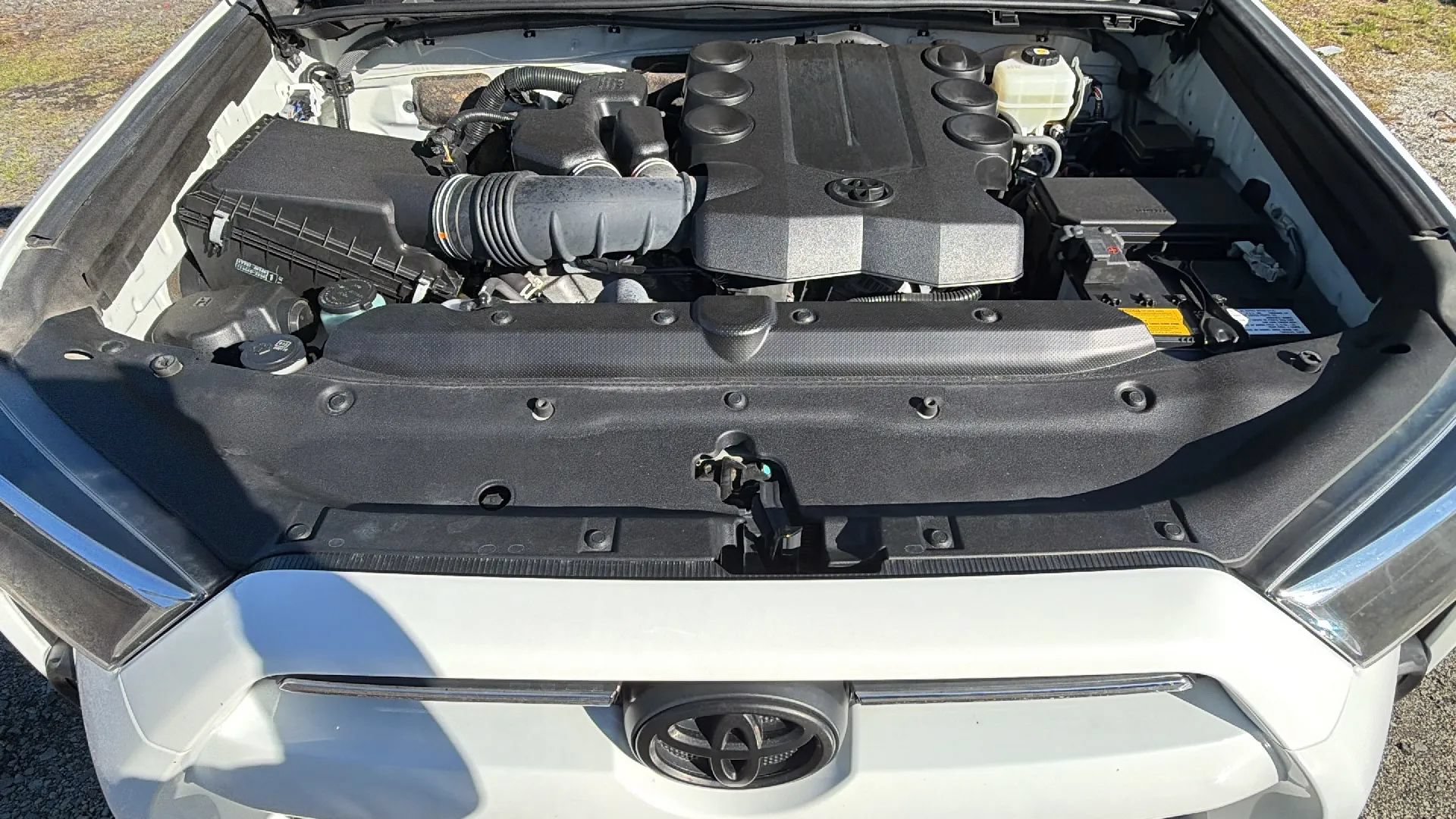 Used 2022 Toyota 4Runner SR5 AWD/4WD image 24
