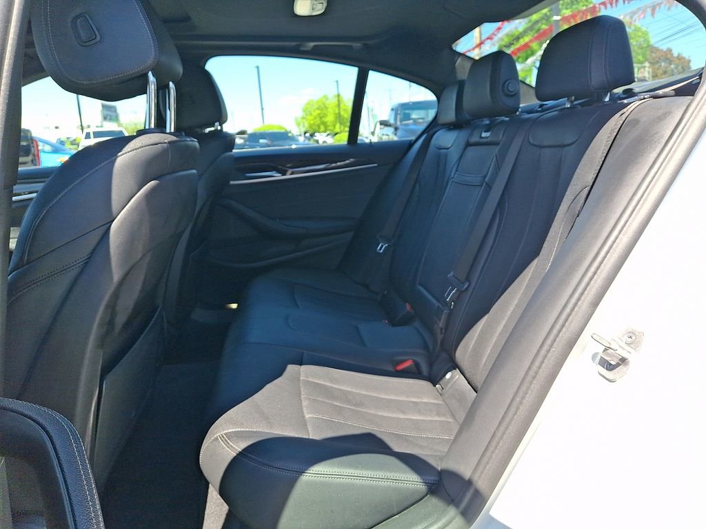 Used 2022 BMW 530i xDrive AWD/4WD image 12