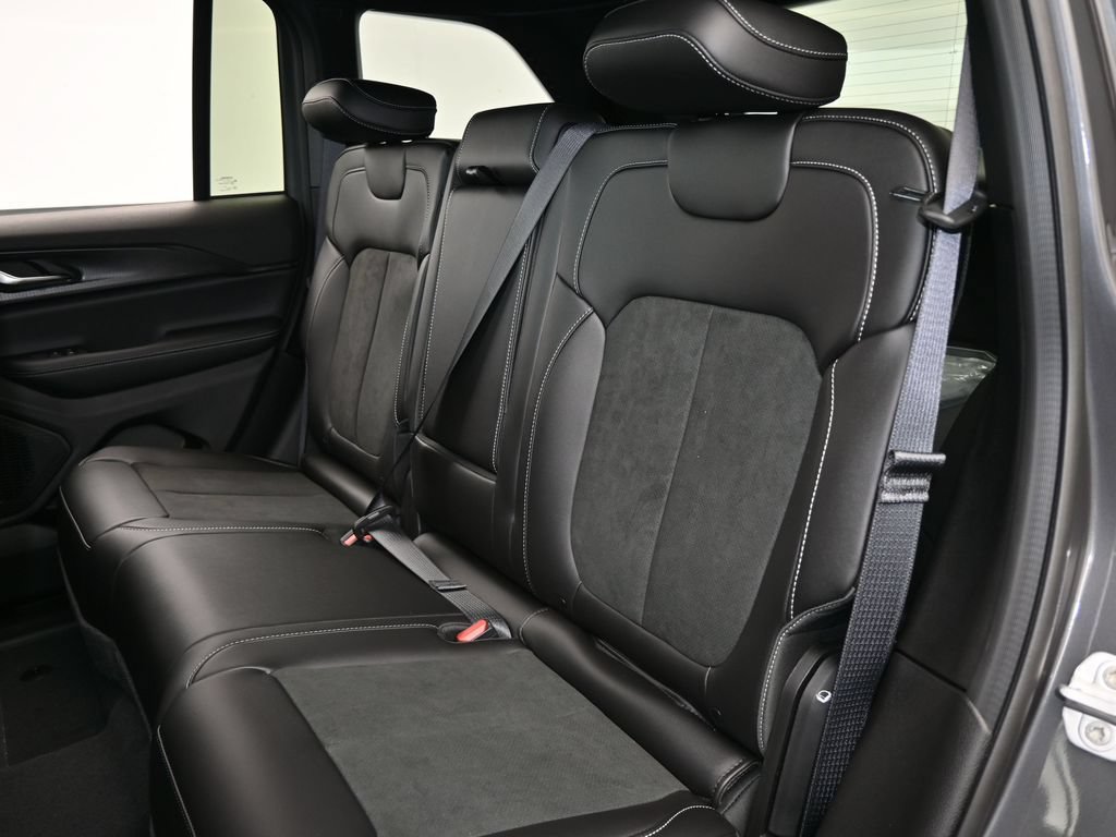 New 2025 Jeep Grand Cherokee Altitude AWD/4WD image 27