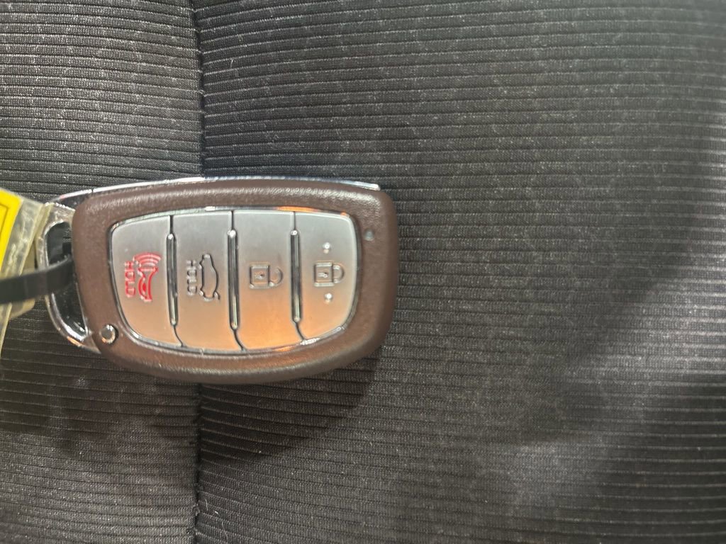 Used 2018 Hyundai Elantra Value Edition image 30