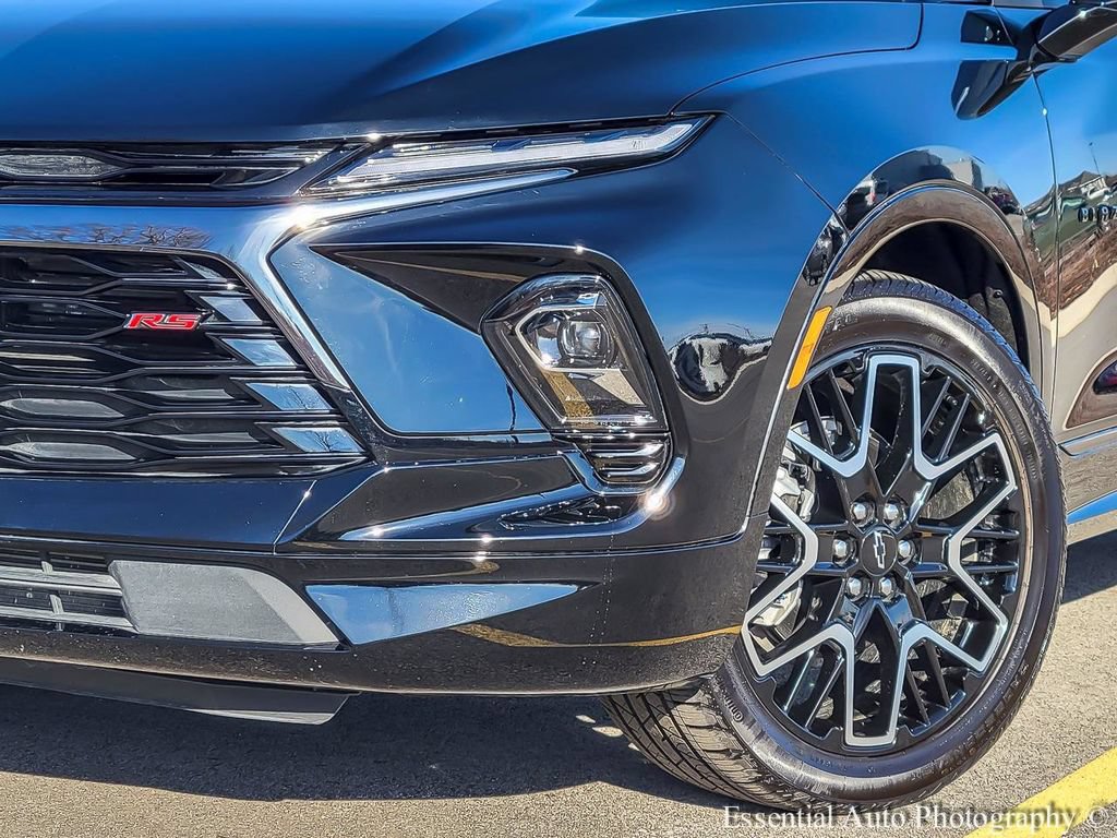 Used 2025 Chevrolet Blazer RS AWD/4WD image 3